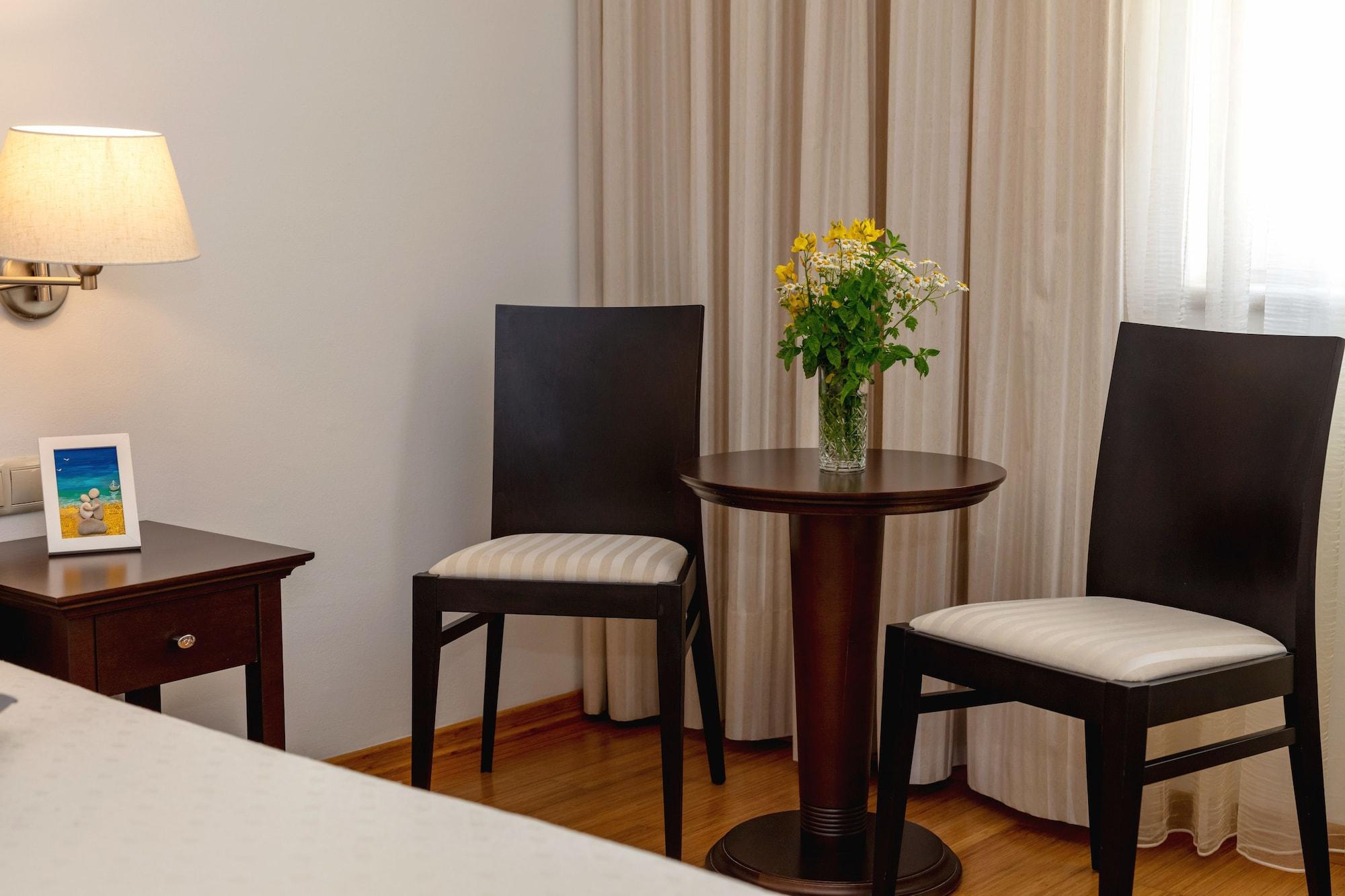 Hotel Croatia Baška Voda Екстериор снимка