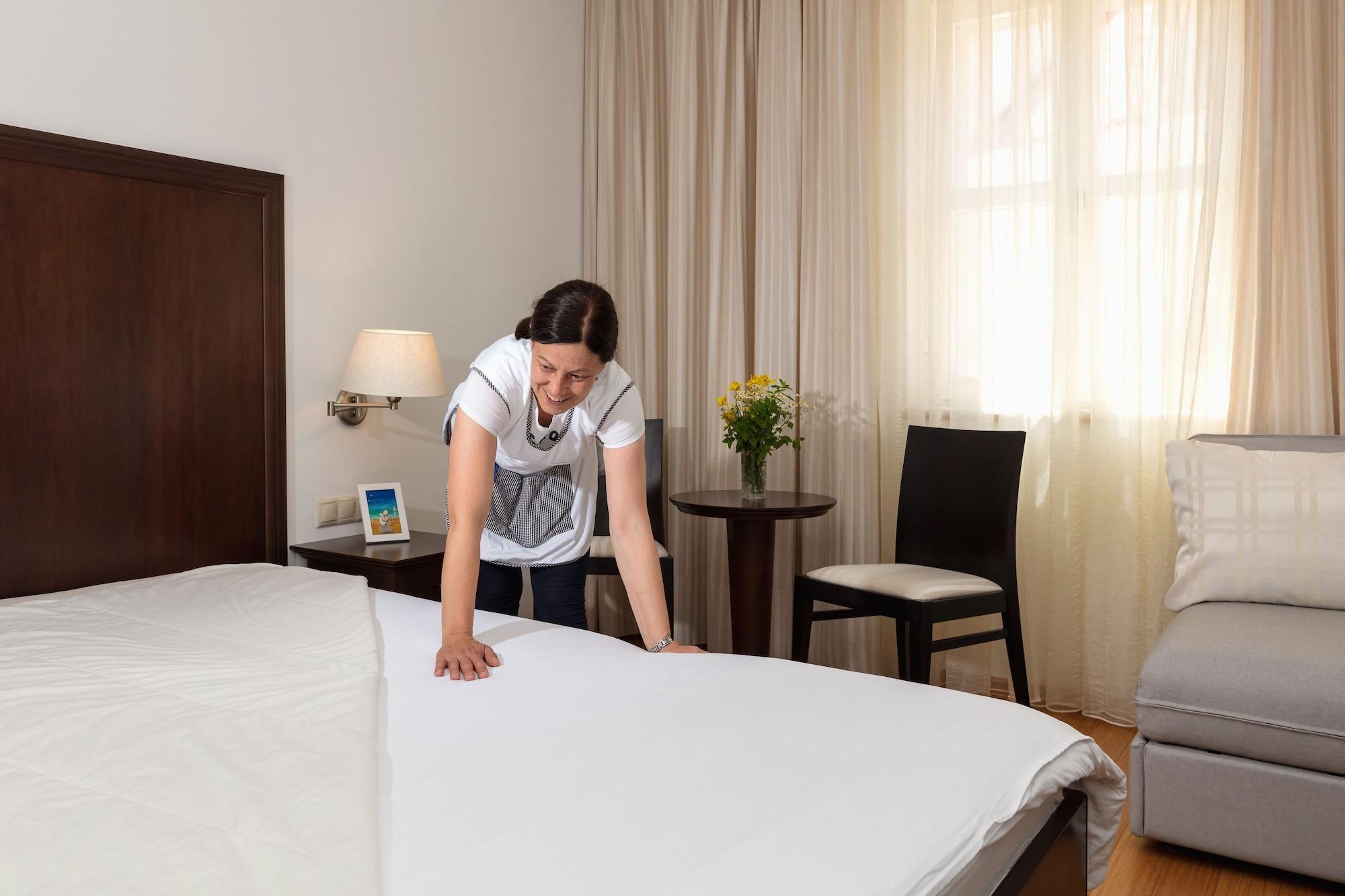 Hotel Croatia Baška Voda Екстериор снимка