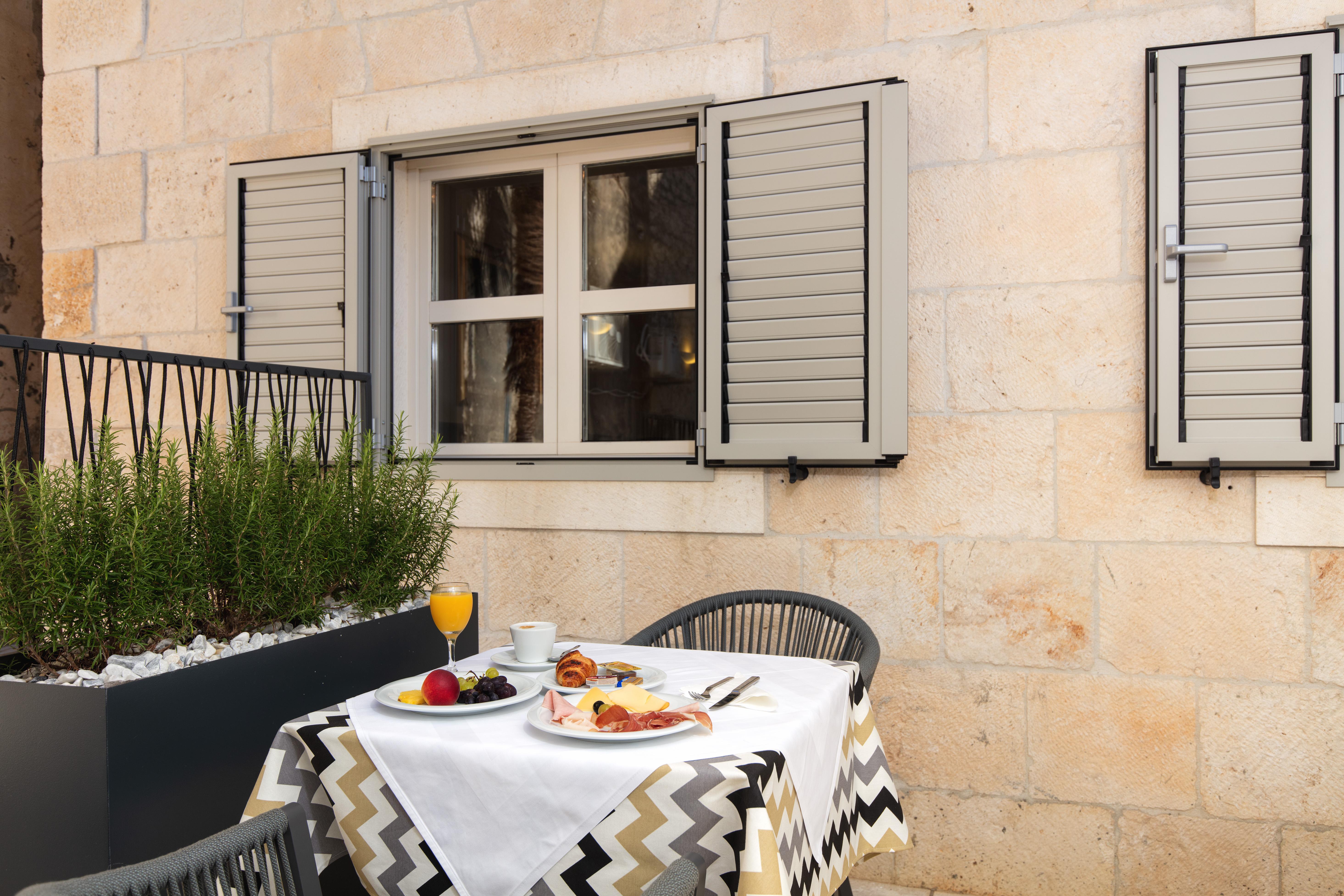 Hotel Croatia Baška Voda Екстериор снимка