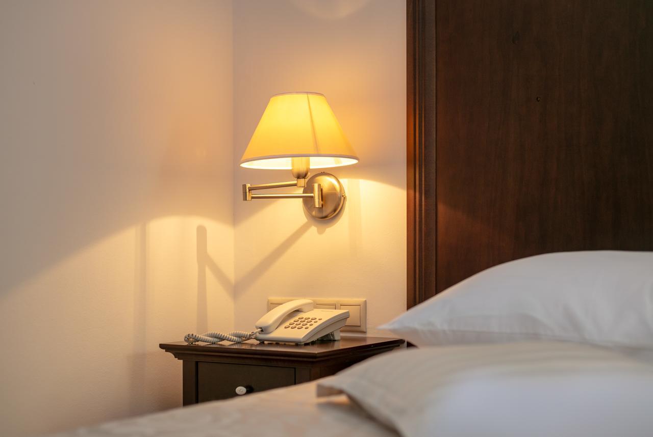 Hotel Croatia Baška Voda Екстериор снимка